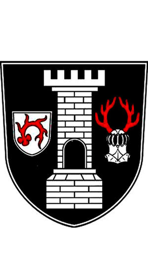 In der Mitte eines schwarzen Wappenschildes ist ein weier Turm zu sehen. Neben dem Turm sind links ein wei-rotes Schild und rechts ein weier Ritterhelm mit rotem Geweih platziert.