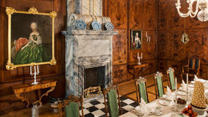 Das Herzoginnenappartement, Erstes Antichambre oder Speisezimmer.