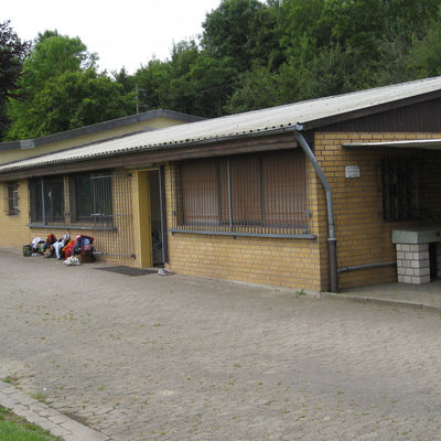 Außenansicht des Gebäudes des FC Arminia Adersheim