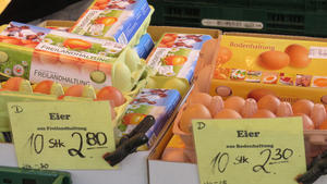 Auch frische Eier werden von Bauer Boldt auf dem Wochenmarkt angeboten.