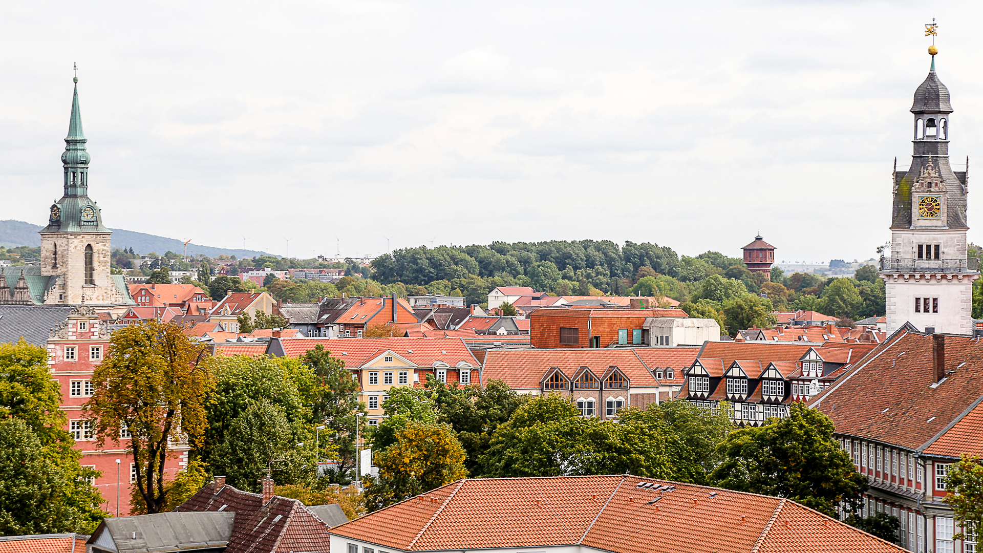 Blick auf die Wolfenbütteler Altstadt mit Hauptkirche, Wasserturm und Schlossturm