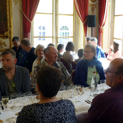 Zu einem Festessen im Senat der Republik Frankreich begrüßte der Bürgermeister Jean Pierre Salles alle Teilnehmer des Austausches in Paris.
