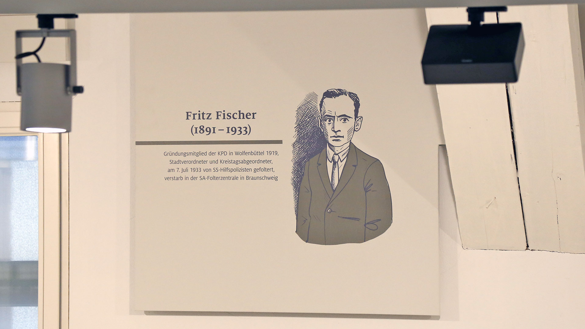 Die Illustration des NS-Verfolgten Fritz Fischer (1891 bis 1933) an der Wand des Bürger Museums.