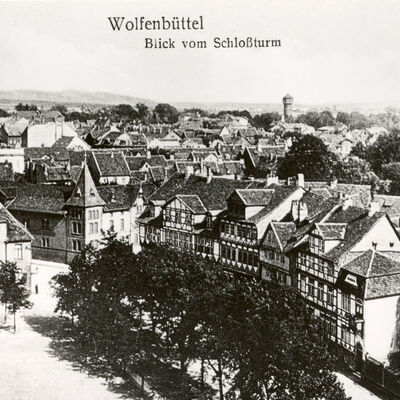 Blick vom Hausmannturm des Schlosses auf den Schlossplatz und über die Stadt