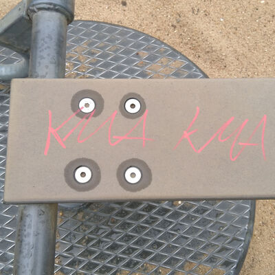 Die Buchstaben KMA wurden an die Spielgeräte auf dem Spielplatz Im Kleinen Feld geschmiert.