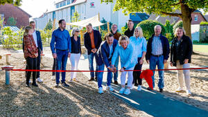 Saniertes Außengelände  der Kita Groß Stöckheim offiziell eingeweiht